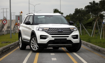 Ford giảm 400 triệu đồng cho Explorer